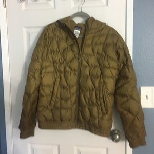 Patagonia Olive green puff jacket with hood